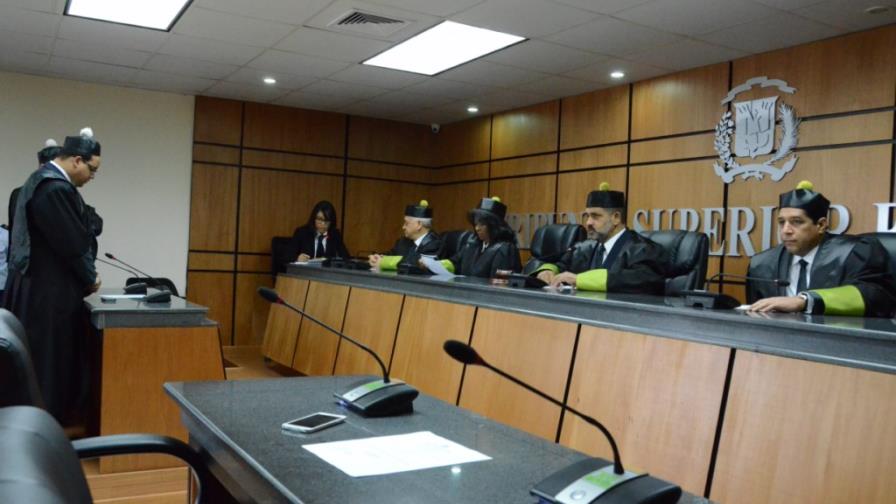 Guido Gómez dice que no se irá del PRD; Miguel Vargas hablará hoy