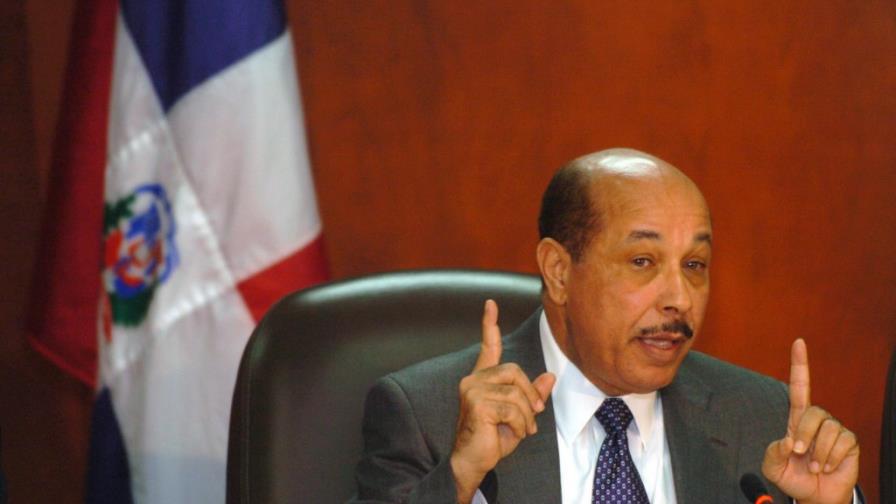 Temístocles Montás: cafetaleros con crédito mínimo