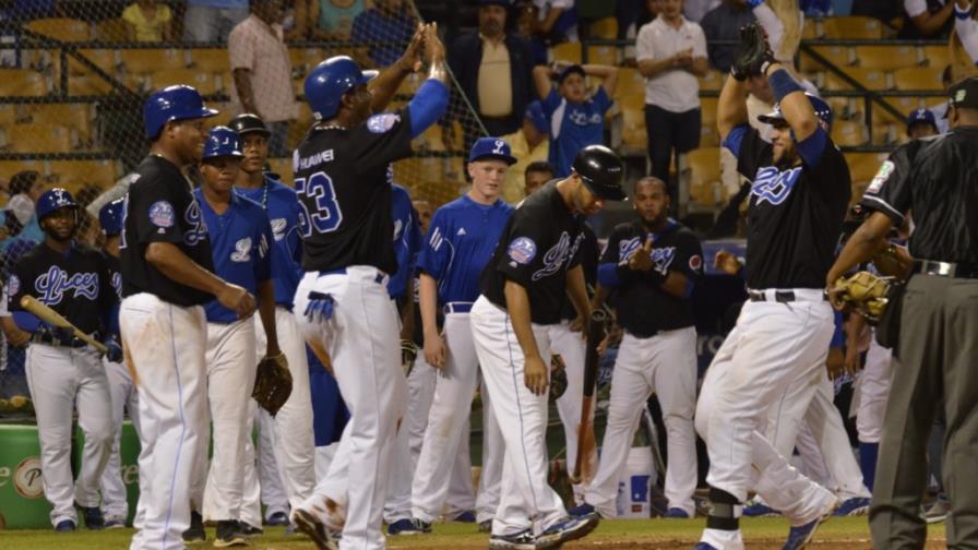 Licey, Águilas y Estrellas lideran score
