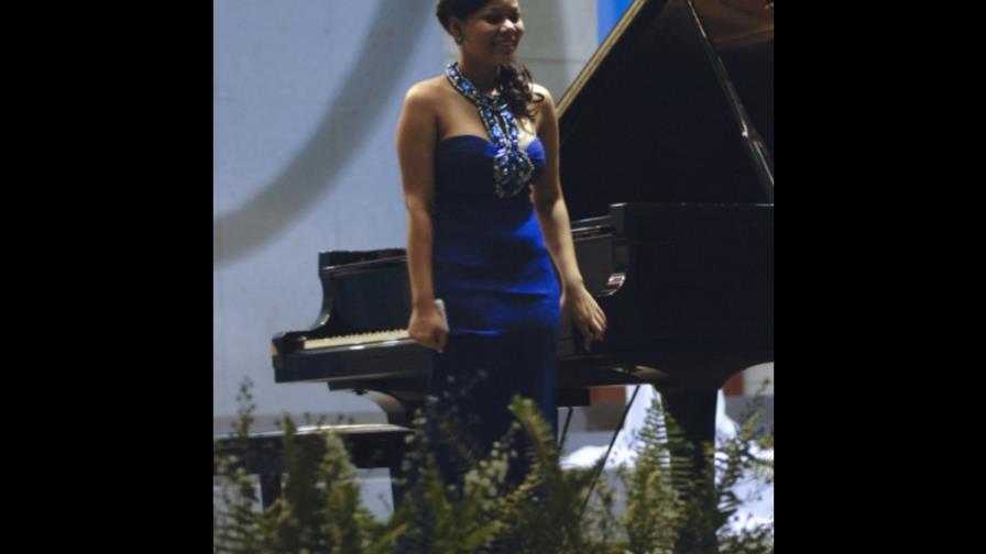 El debut profesional de la joven pianista Dania Nolasco