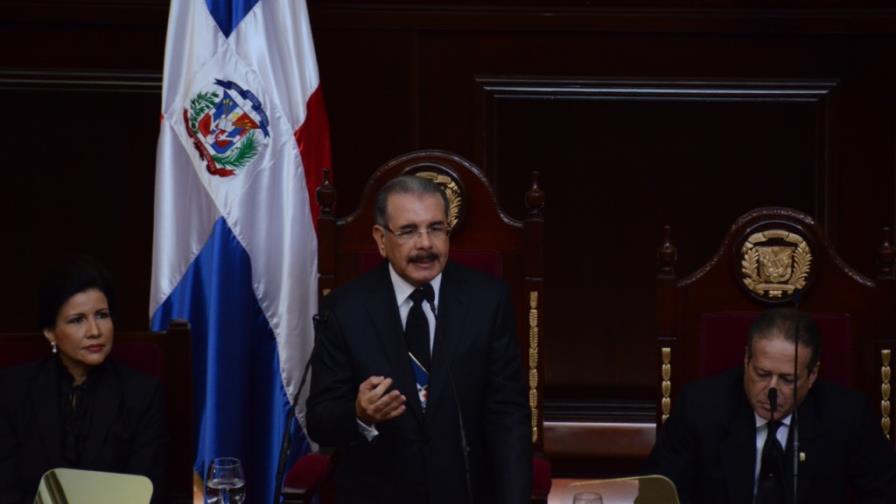 Danilo promete convocar a un pacto eléctrico y resolver la crisis del sector antes de 2016