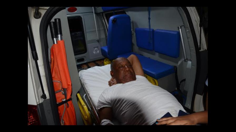 Locutor Osvaldo Cepeda y Cepeda, en perfecta condición tras sufrir desmayo