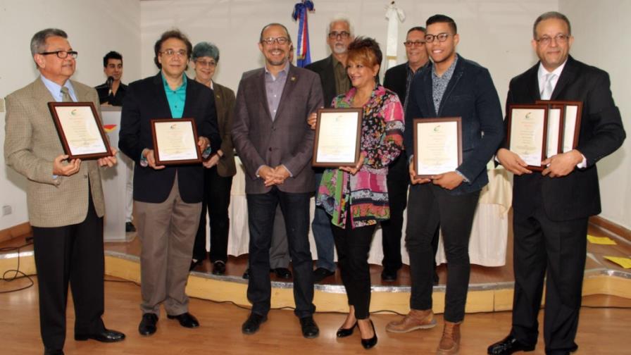 Manuel Tejada arrasa en los Premios Nacionales de Música