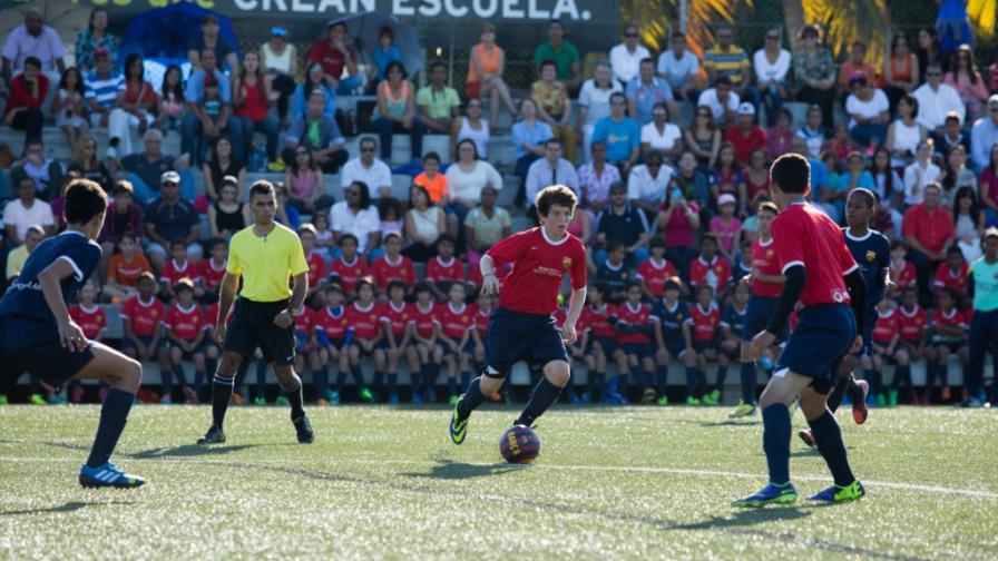 El Barça avala trabajo de FCBEscola en RD El Barça avala trabajo de FCBEscola en RD