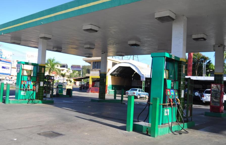 Las gasolinas aumentan RD$2. 00; precios de los demás combustibles no variarán