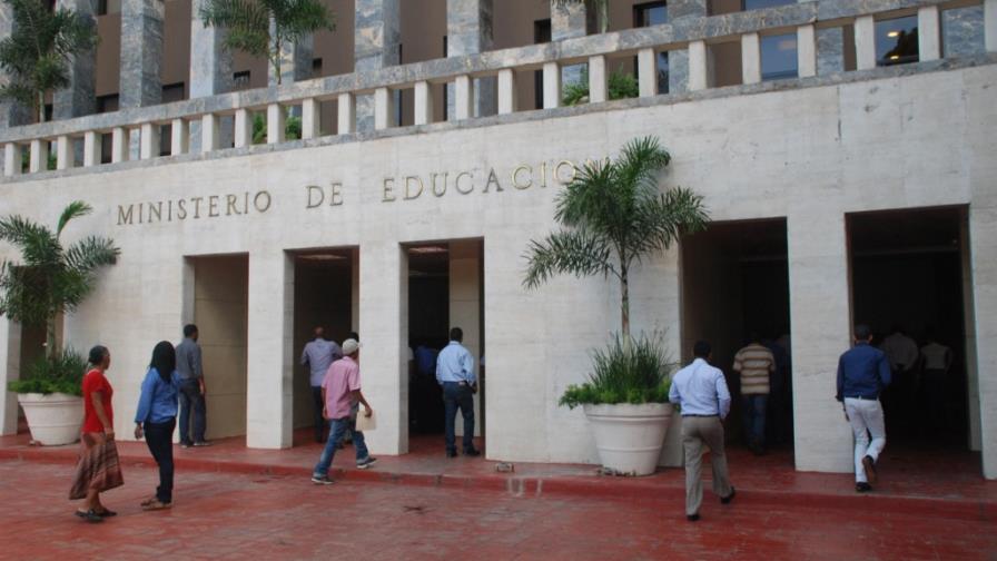 Crearán un RNC para que 1,500 escuelas reciban dinero directo del Ministerio de Educación