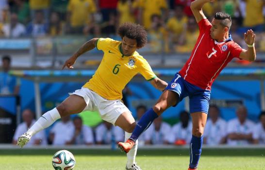 Brasil y Chile 1-1 al final de la primera mitad en el 1er partido de 8vos de final en la Copa del Mundo