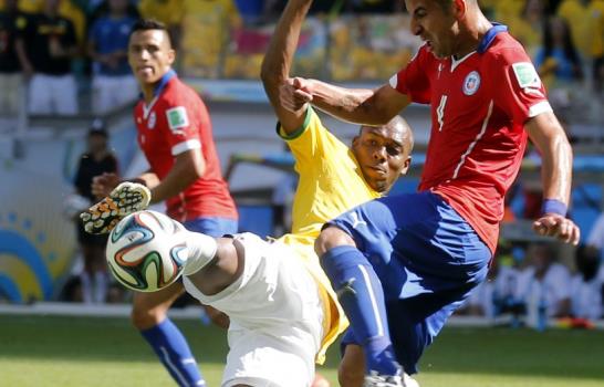 Brasil supera a Chile en una definición por penales y avanza a cuartos de final del Mundial