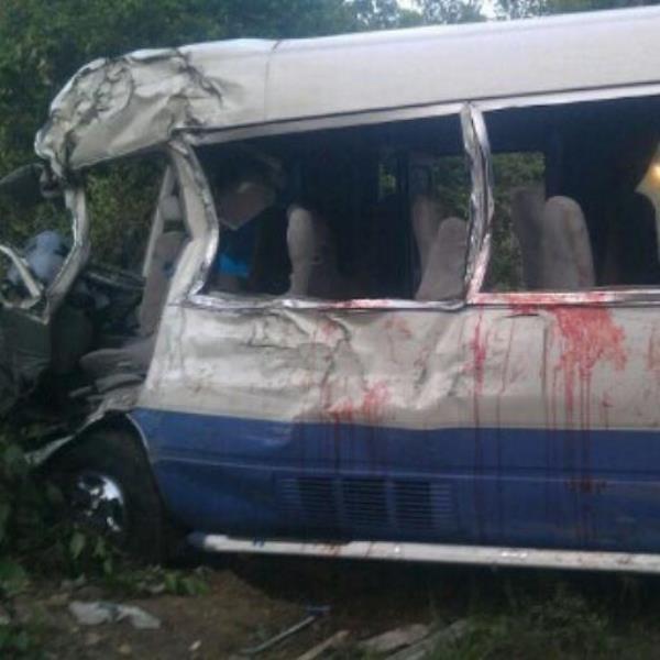 Tres muertos y 26 heridos durante accidente en la Autopista 6 de Noviembre