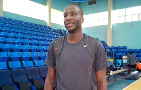 James Maye, gran responsabilidad en el equipo de baloncesto de República Dominicano