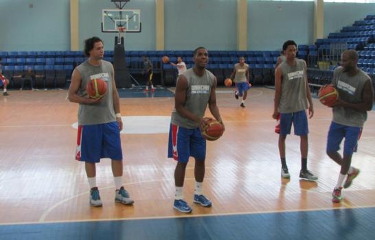 James Maye, gran responsabilidad en el equipo de baloncesto de República Dominicano