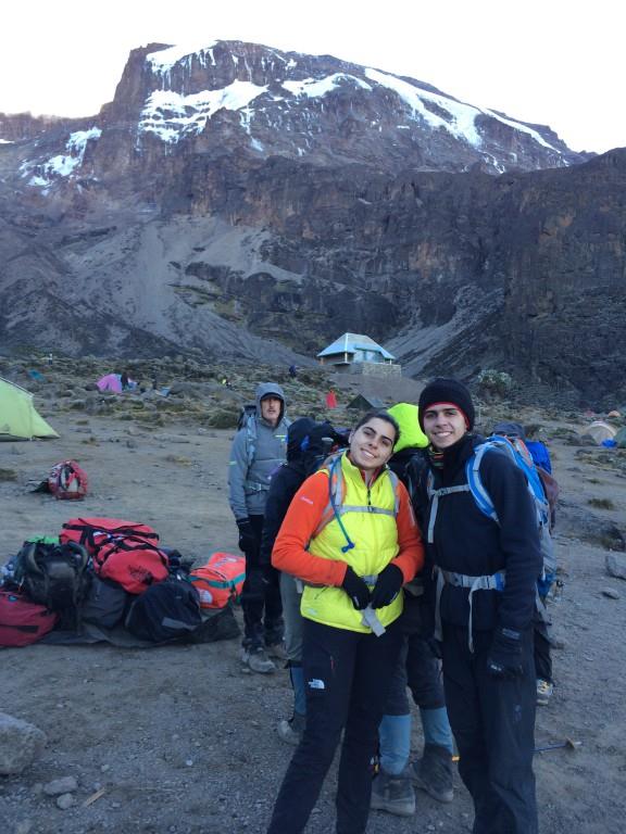 Dos dominicanos, los más jóvenes en subir al Kilimanjaro