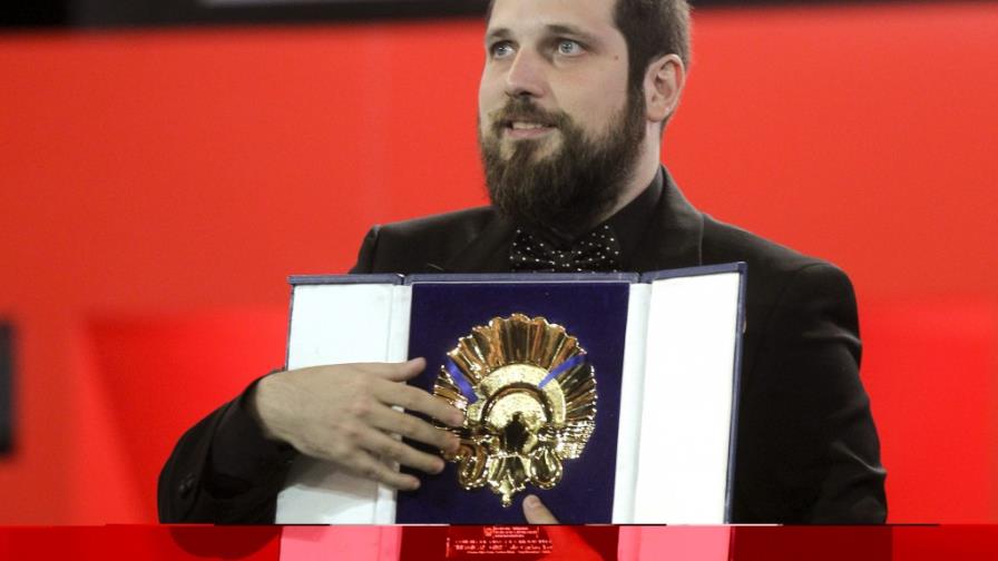 Carlos Vermut hace historia con su doblete: Concha de Oro y Mejor Director