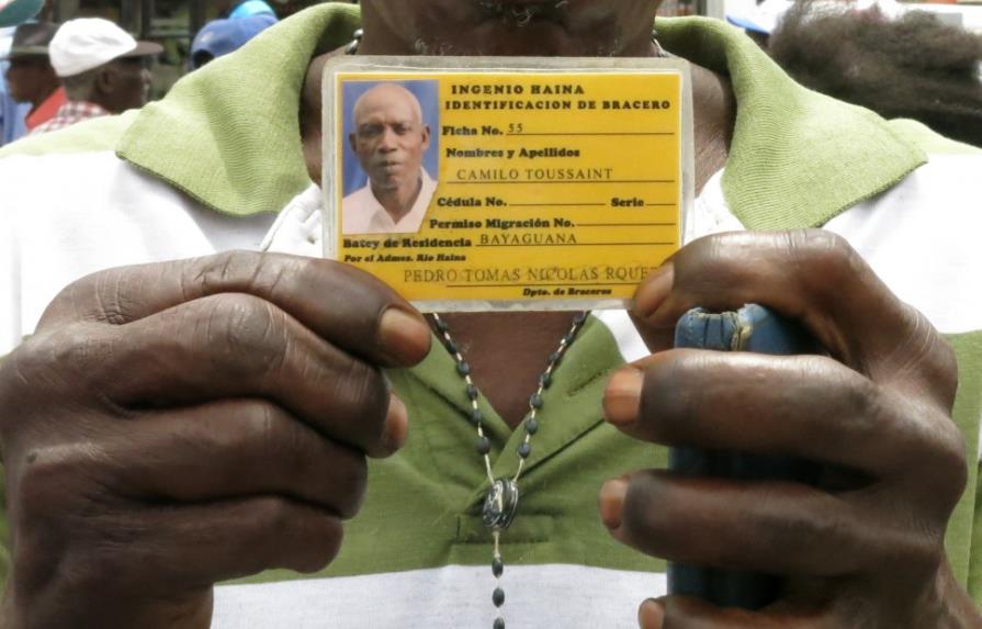Unos 15.000 haitianos tramitan pasaporte