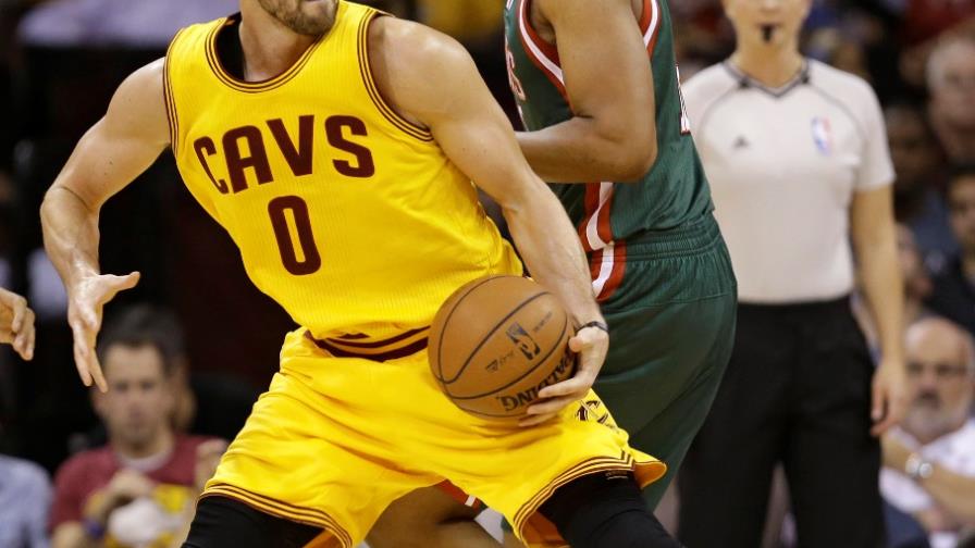 Kevin Love se retira de práctica de Cavaliers por golpe