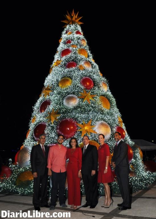 El Banco Central enciende su árbol de la Navidad