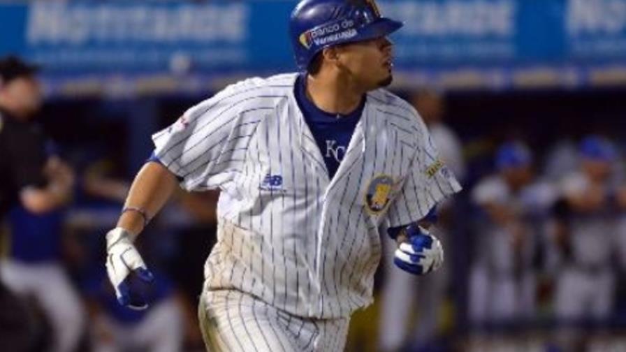Magallanes arrebatan liderato a Caracas en béisbol de Venezuela