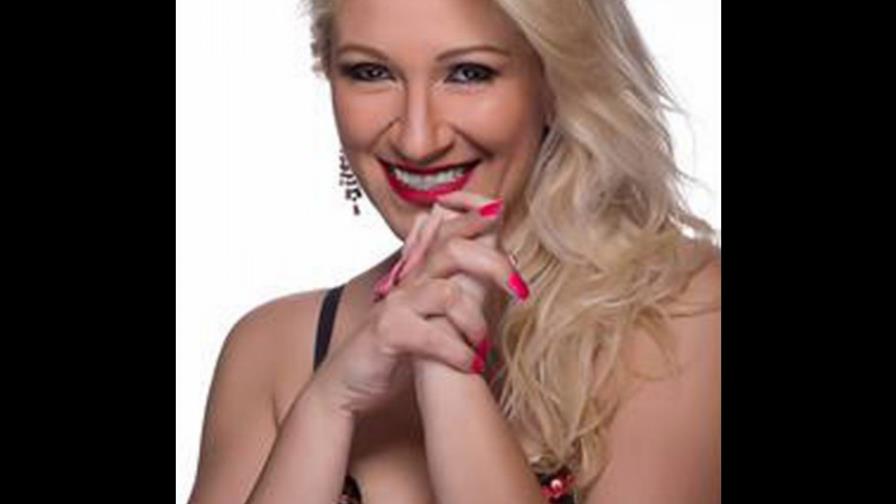 Michell Flores regresa a la escena con un nuevo disco