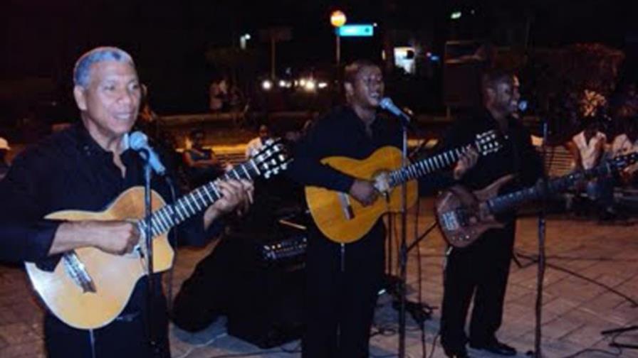 Noche bohemia en el Bar Juan Lockward con Carlos Vargas Noche bohemia en el Bar Juan Lockward con Carlos Vargas