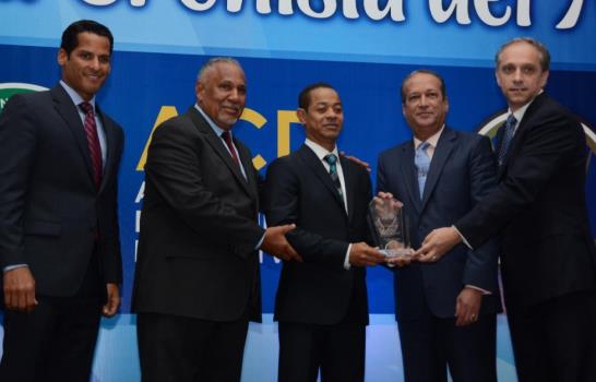 Enrique Rojas fue escogido como Cronista del Año por la ACD