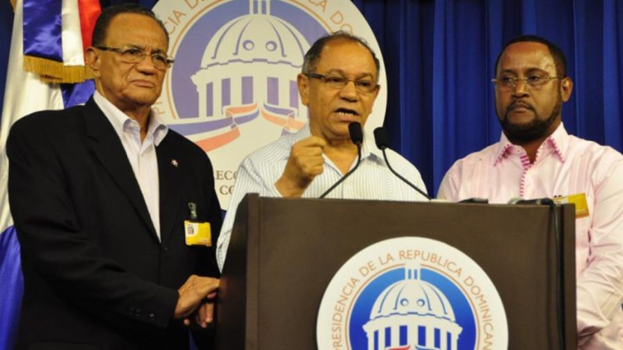 Sindicalistas solicitan un aumento salarial del 30% Sindicalistas solicitan un aumento salarial del 30%