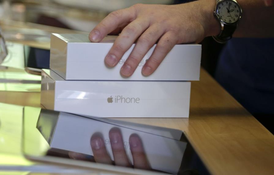 China combate el contrabando de iPhone 6