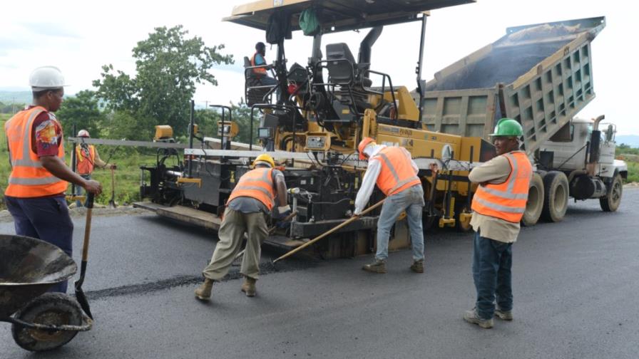 Asfaltan el primer tramo de la avenida Circunvalación Santo Domingo