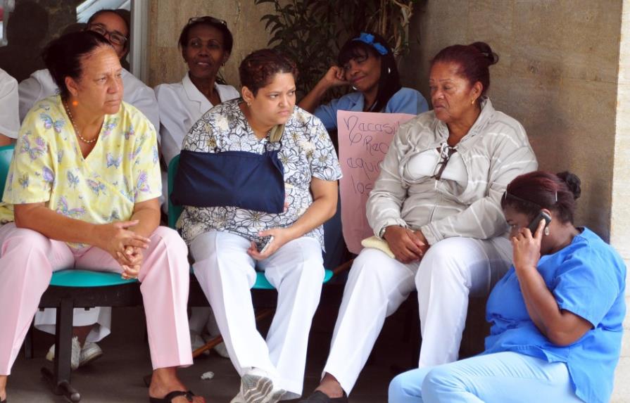 Enfermeras paralizan por tiempo indefinido el Hospital infantil Dr. Arturo Grullón