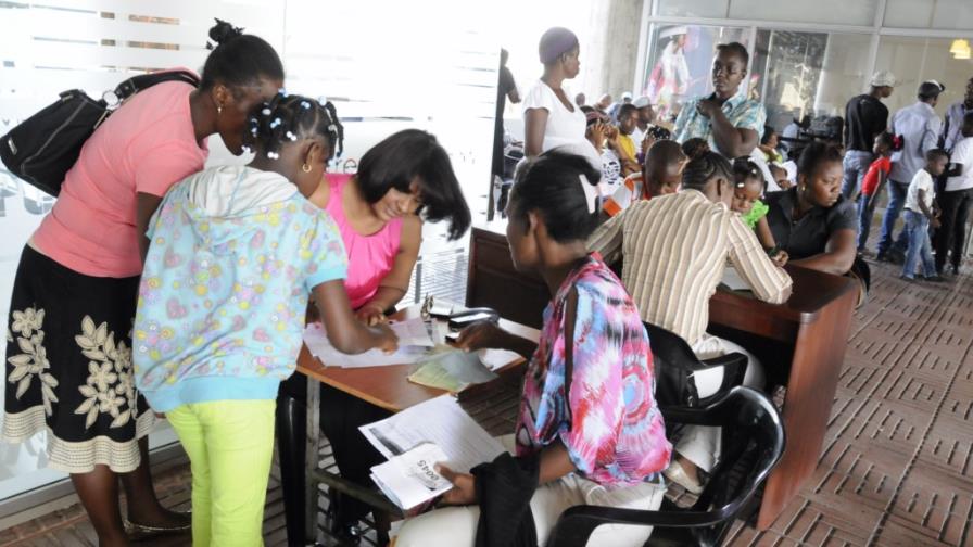 Cámara de Diputados aprueba una extensión de Ley de Naturalización