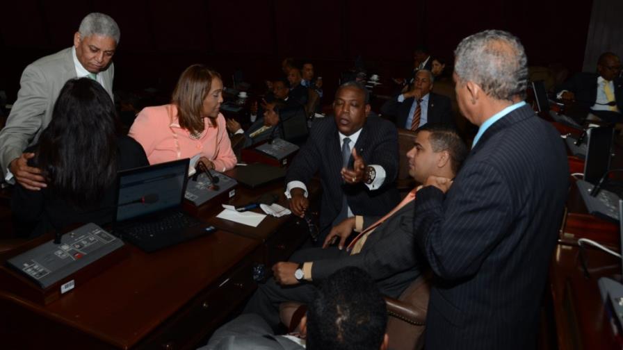 Diputados aprueban préstamos por unos US$612 millones Diputados aprueban préstamos por unos US$612 millones