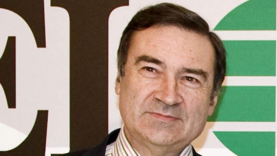 El director del diario español El Mundo anuncia que cesará el próximo domingo