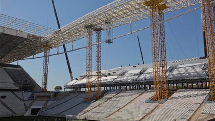 Obrero muere en accidente en estadio donde se jugará partido inaugural del Mundial de Fútbol