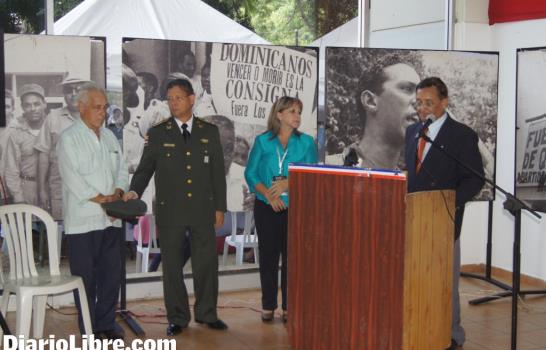 Los estudiantes aportan dinamismo a la XVII Feria Internacional del Libro; muchos buscan obras clásicas