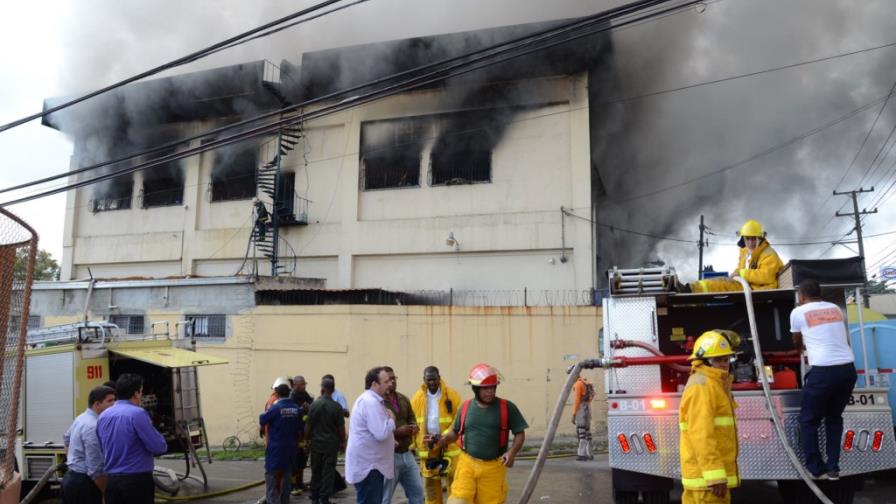 Un incendio afecta el edificio de la Corporación Amadea