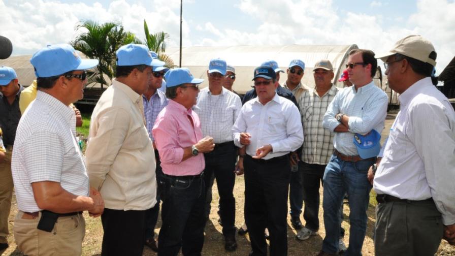 El ministro de Agricultura visita a Roig Agro-Cacao