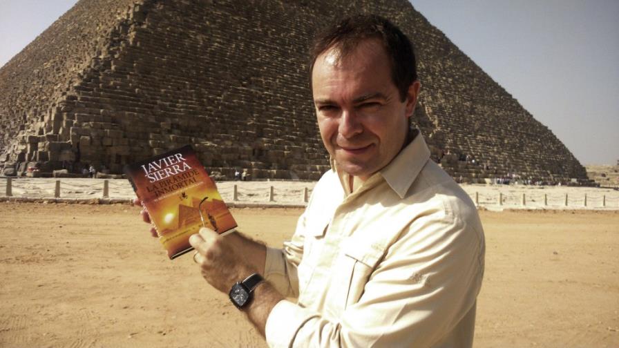 Javier Sierra sigue la pista de Napoleón en un nuevo viaje a la Gran Pirámide