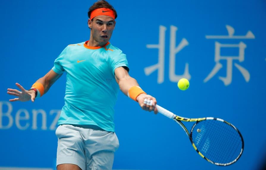 Rafael Nadal vuelve a las canchas y domina en Abierto China