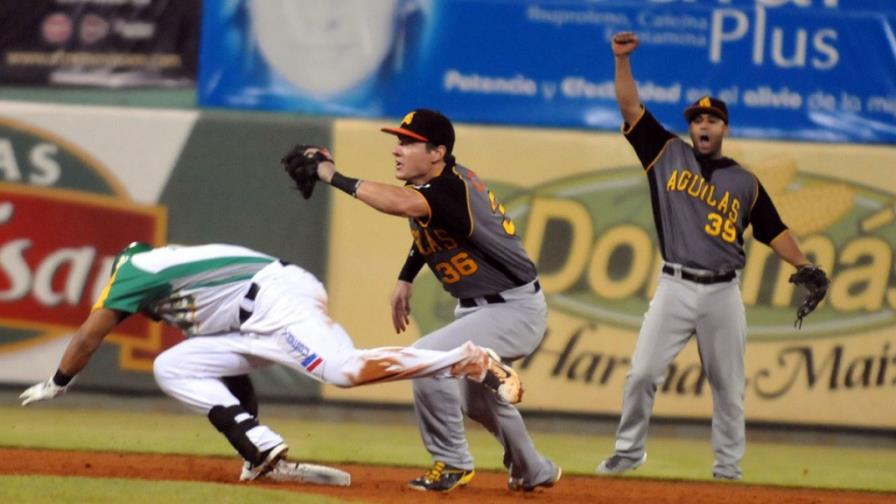 Águilas ganan y rompen rachas a las Estrellas; Licey se cerca a la 4ta posición Águilas ganan y rompen rachas a las Estrellas; Licey se cerca a la 4ta posición