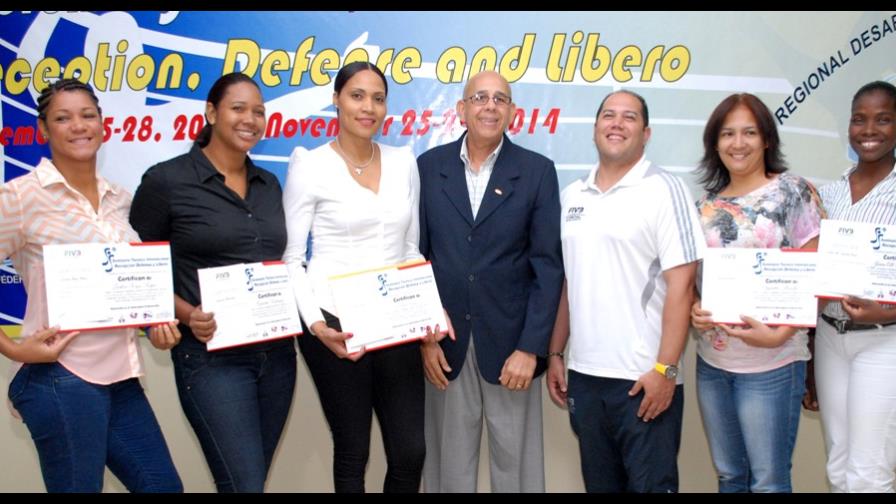 Culmina seminario internacional de voleibol