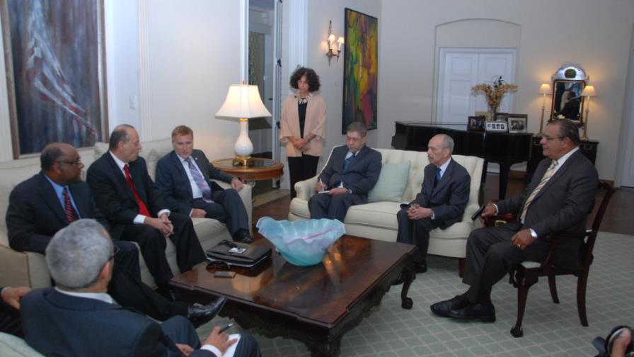 El embajador de Estados Unidos confía en el diálogo entre la República Dominicana y Haití