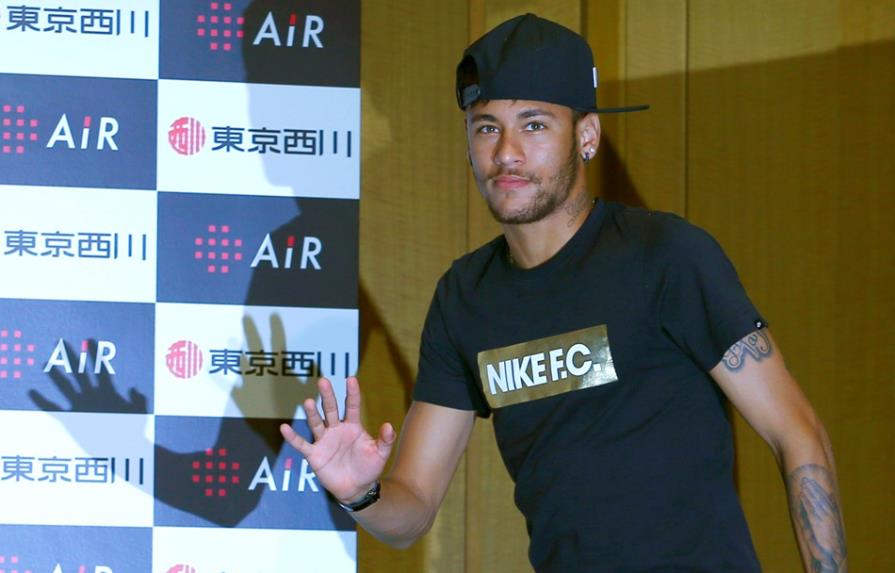 Neymar dice que su espalda mejora; desea que llegue el inicio de la temporada española