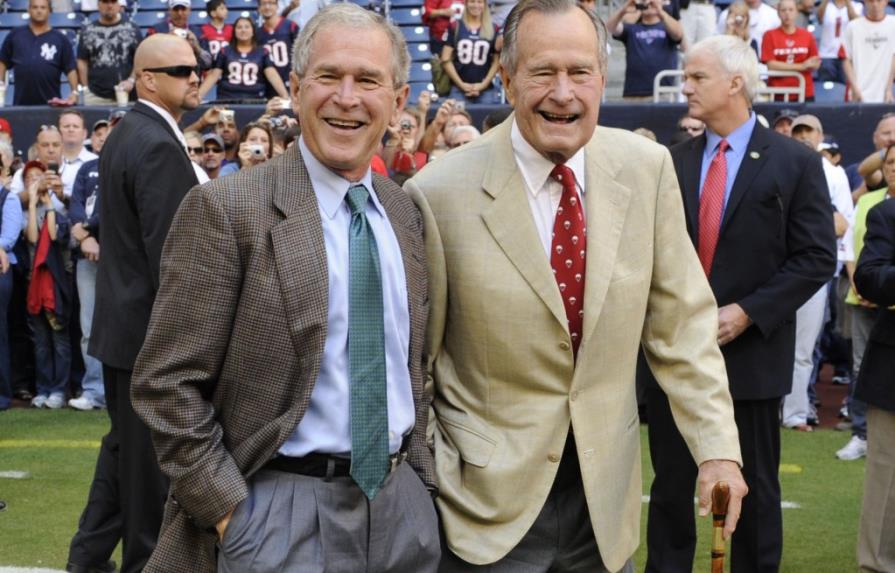 Expresidente George W. Bush publicará biografía de su padre