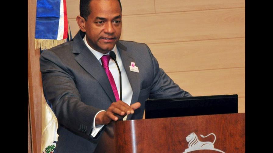 Senador Valentín llama manipuladores y chantajistas a sus compañeros Senador Valentín llama manipuladores y chantajistas a sus compañeros