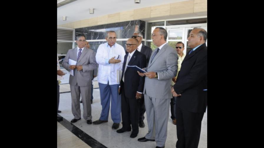 Abogados someten al Procurador General Abogados someten al Procurador General