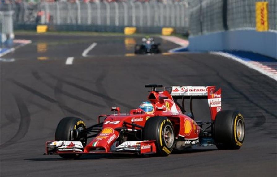 F1: Fernando Alonso se dice feliz pero no revela sus planes