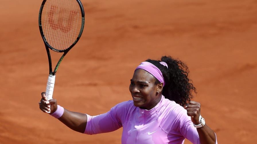 Serena Williams vuelve a rozar el drama pero está en cuartos