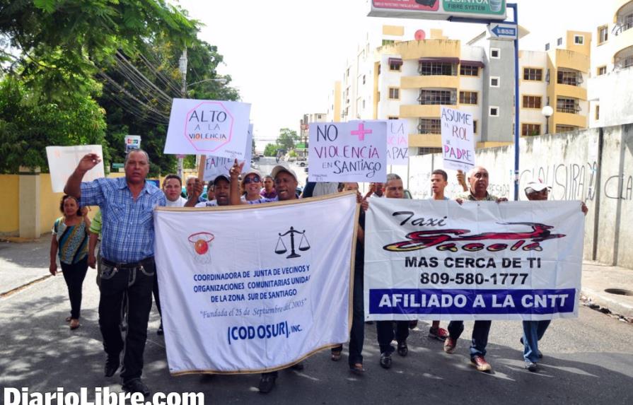 Miles marchan contra la delincuencia, en Santiago