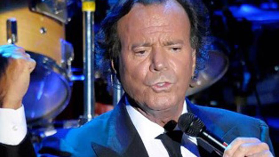 Julio Iglesias se recupera en Miami tras ser operado de la espalda en N.York