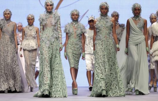 Propuestas diferentes en Semana de la Moda de Yakarta