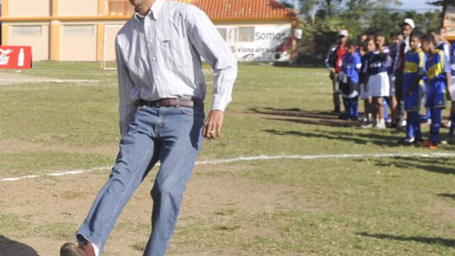 Manuel Ubaldo Gómez triunfa en partido inaugural de Copa de Fútbol 2015 Manuel Ubaldo Gómez triunfa en partido inaugural de Copa de Fútbol 2015